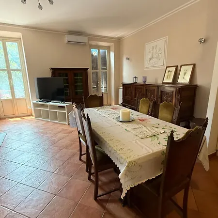Central Studio Apartment